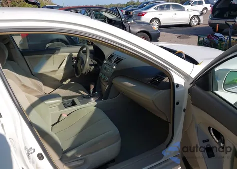 2009 Toyota Camry z USA, uszkodzony, nr VIN 4T1BE46K79U807112